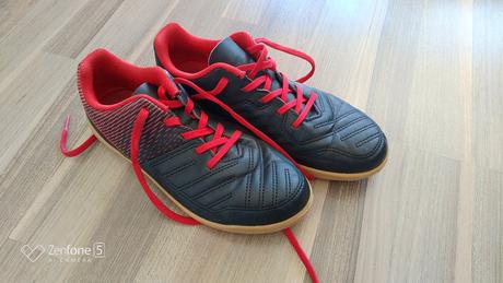 Futsalové kopačky, 37