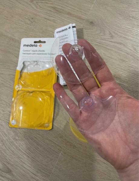 Kontaktní kojící kloboučky, zn. medela, 