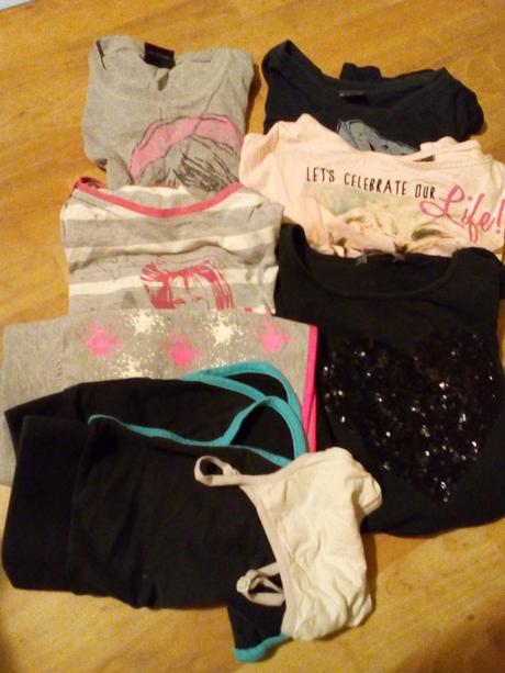 Balík oblečení, 140–152