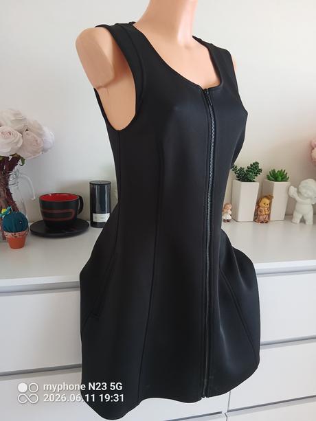 Šaty neopren zn."elevenparis" vel."m", m