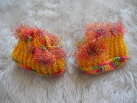 Háčkované capačky i pro panenku, <17