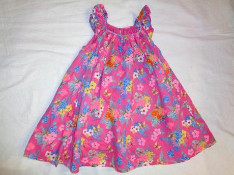 Nepřehlédnutelné květované šaty, marks & spencer,110