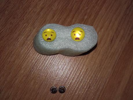 Náušnice emotikon vystrašený,