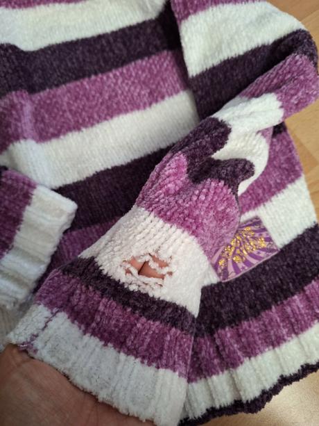 Svetr rolák vel. 140, 140