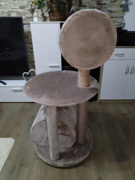 Růžové kočičí škrabadlo a odpočívadlo zánovní,