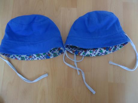 2 oboustranné kloboučky, 80