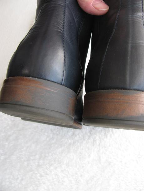 Kožené tmavě modré kotníkové boty typu chelsea, baťa,38