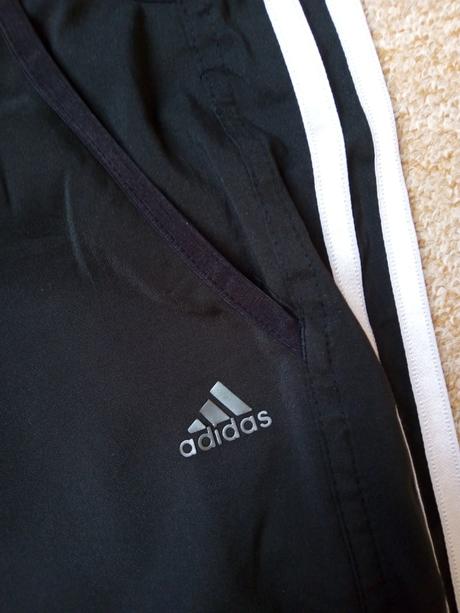Kalhoty zn."adidas" vel."36/s" jsou větší, adidas