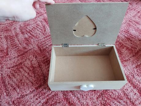 Dřevěná krabička,