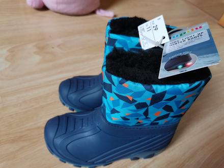 Zimní boty svitici, 28