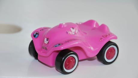 Hello kitty male auticko- natahovaci,