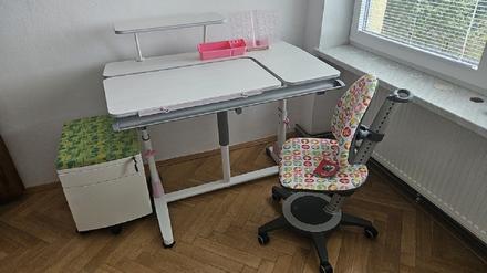 Rostoucí stůl roland ii, a box , židle zn. moll,