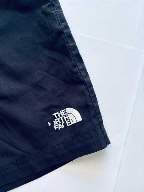 Kraťasy černé značkové - v.cca 7/8 let, 128