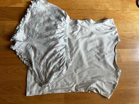 Pyžamo s kraťásky, c&a,134