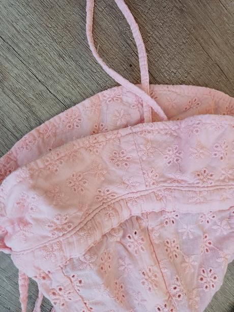 Růžový klobouček, 74