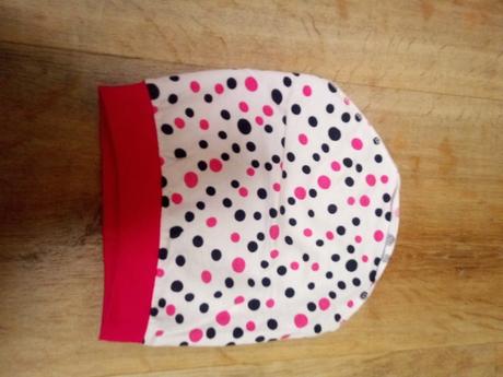 6 x čepice / klobouk / šátek,cca 1-4 roky, 30kč/ks, 86