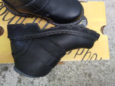 Nenošené dětské kožené boty dr. martens vel. 27, 27