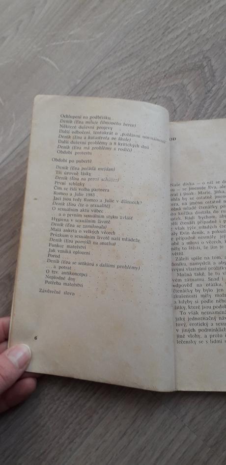 1242 - když dívka dospívá,