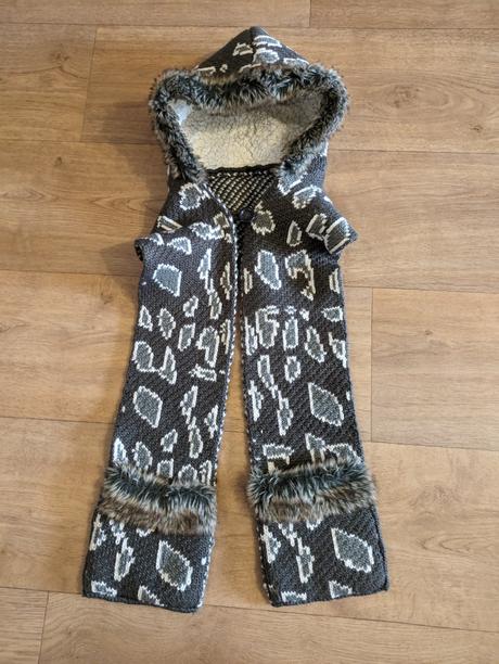 Teplá čepice 3 v 1  čepice, šála + kapsy v jednom, 