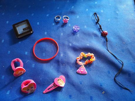 Drobnosti, gumička, sponka,náramek,prstýnek,