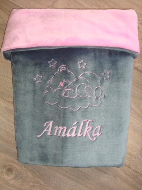 Dvojvrstvá deka s výšivkou na přání - více barev,