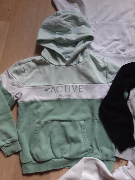 4x mikina mikča i jednotlivě 146/152, 146