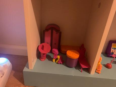 Drevená polička - domček, 