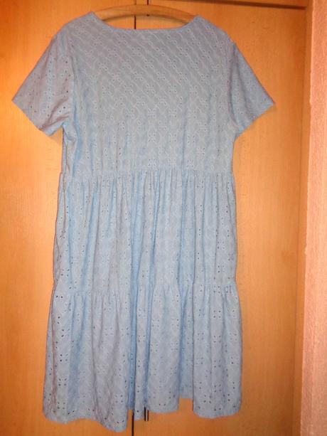 Krásné šedomodré šaty s madeirou, 46