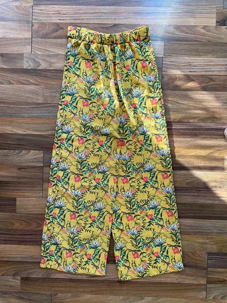 Barevné široké kalhoty s vážkou, vel není cca xs, xs