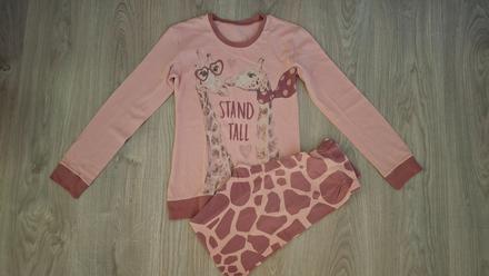 Dvojdílné pyžamo, 140