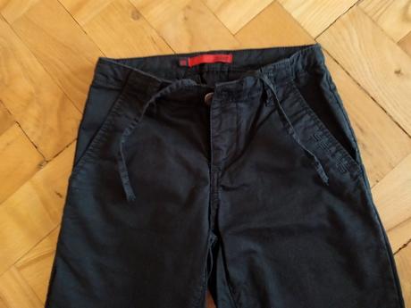 Černé kalhoty, 122