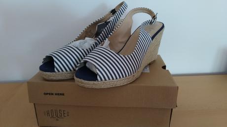 Letní botky na klínku, 40