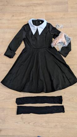 Ka354 karnevalový kostým wednesday vel. m, 