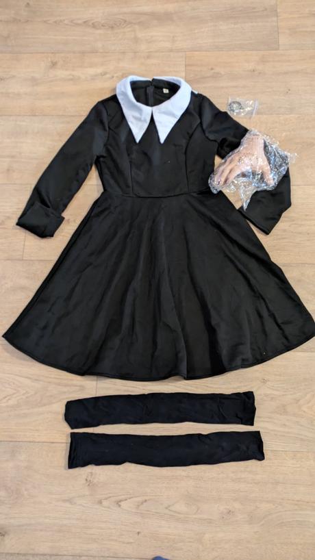 Ka354 karnevalový kostým wednesday vel. m,