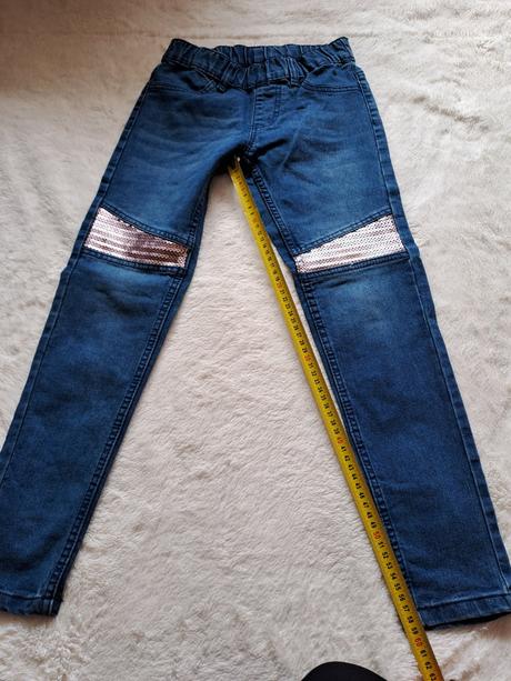 Džeginy vel. 134 jako nové, 134