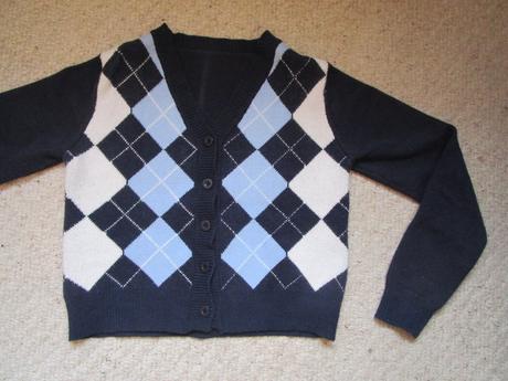 Pěkný tm. modrý svetr se vzorem, vel. xs-s, s