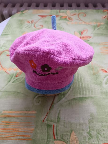 Dívčí čepice, 104