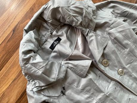 Stříbrná dlouhá bunda chybí knoflík, vel m, david, m