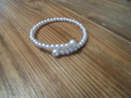 Náramek umělé perly bílý, 