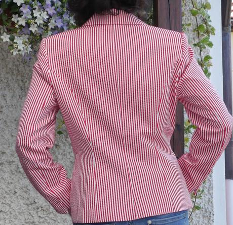 Cerveno bile sako - odepinaci kvetina, 36