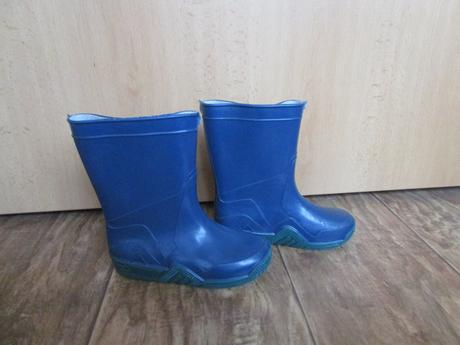 Pěkné modré gumovky, č. 26, vnitřní stélka cca 17, 26