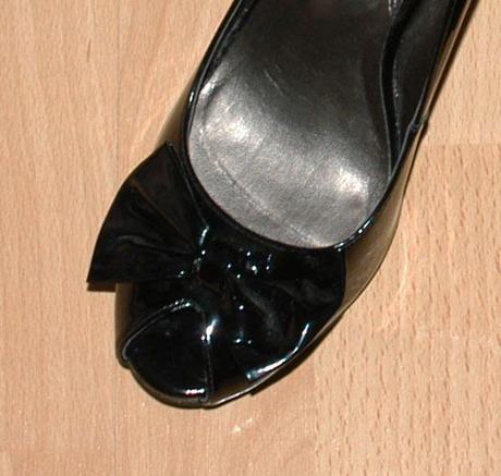 Černé boty lodičky lakované na vysokém podpadku, 39