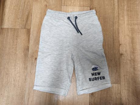 Šedé kraťasy, sinsay,128