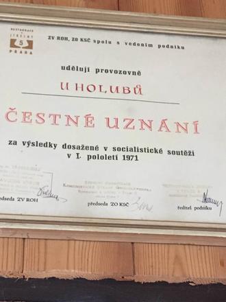 Retro čestné uznání restaurace u holubů", 