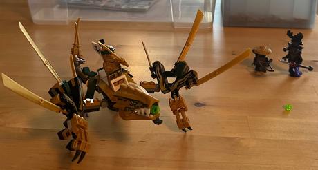 Lego ninjago 70666 zlatý drak,