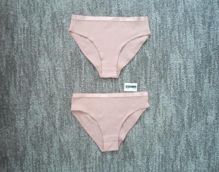 Dívčí růžové kalhotky, 146
