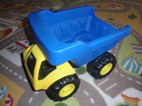 Auto sklápěcí-náklaďák-tatra-sklápěčka-tatrovka,