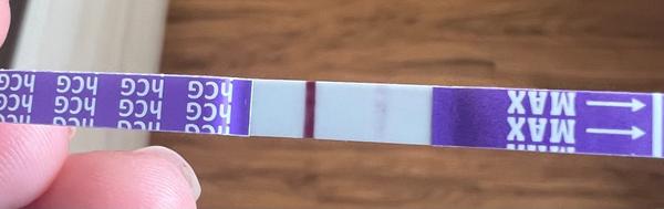 Duch na těhotenském testu i po menstruaci: Co to znamená?