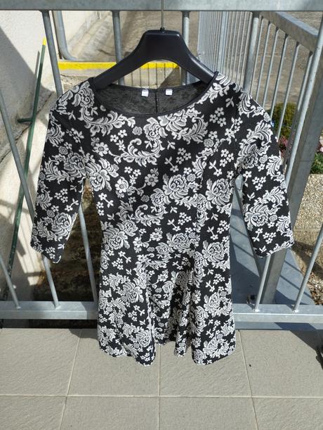 Dívčí šaty, šatičky vel.146, 146