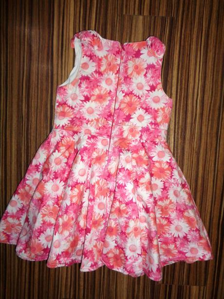 Krásné růžovobílé květované šaty, girl2girl,110